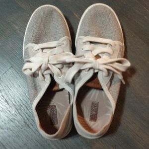 Olukai sneakers size 8